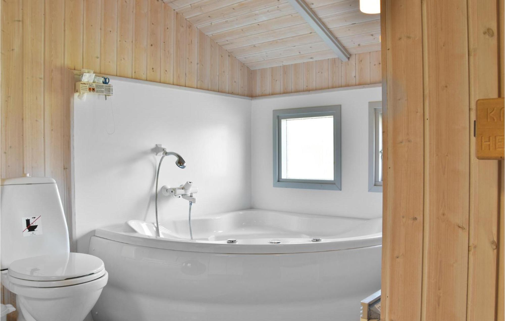 3 Bedroom Awesome Home In Hvide Sande Exterior photo