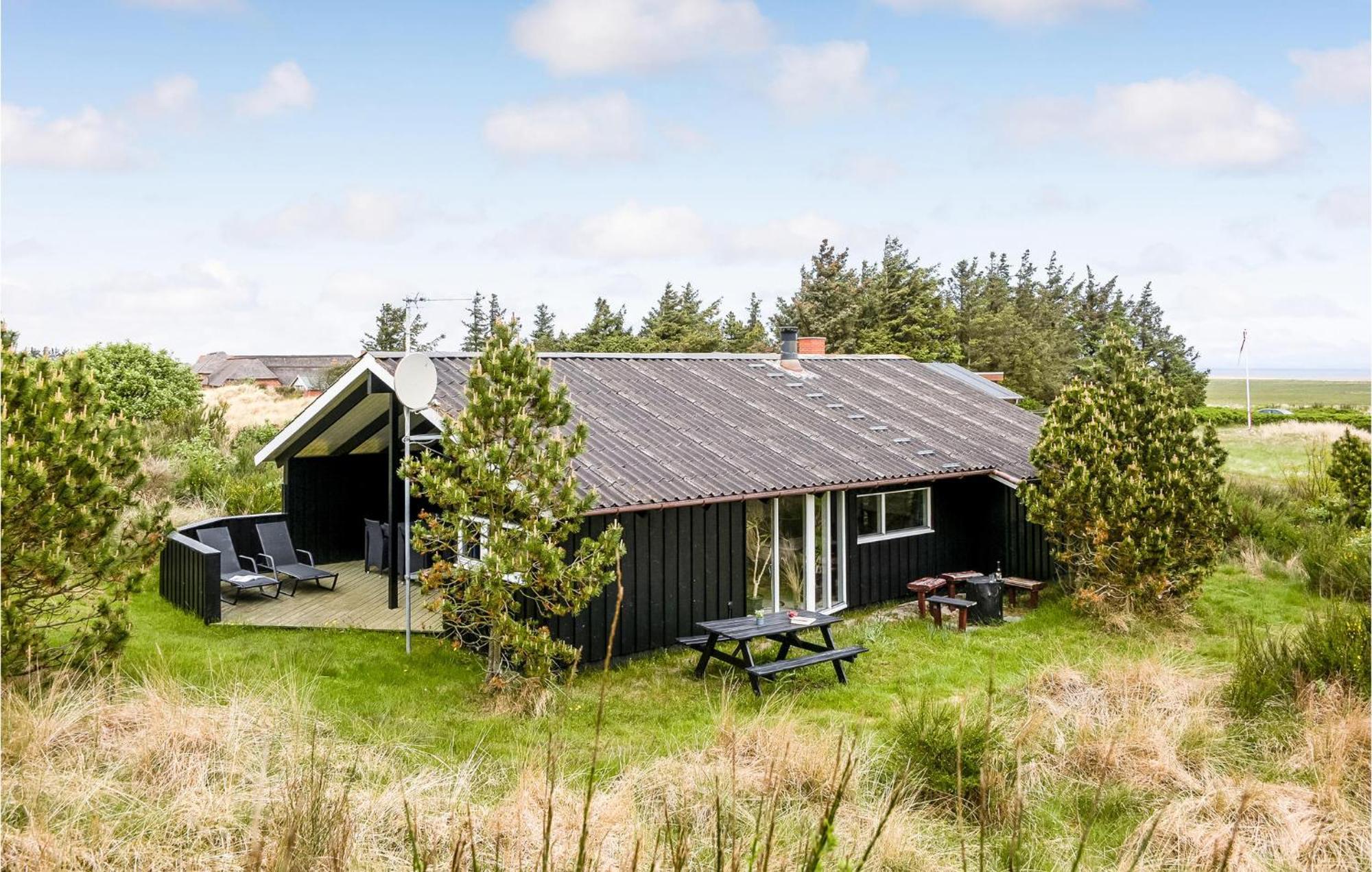 3 Bedroom Awesome Home In Hvide Sande Exterior photo