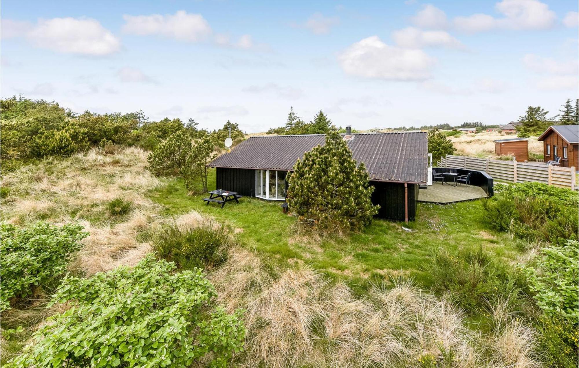 3 Bedroom Awesome Home In Hvide Sande Exterior photo