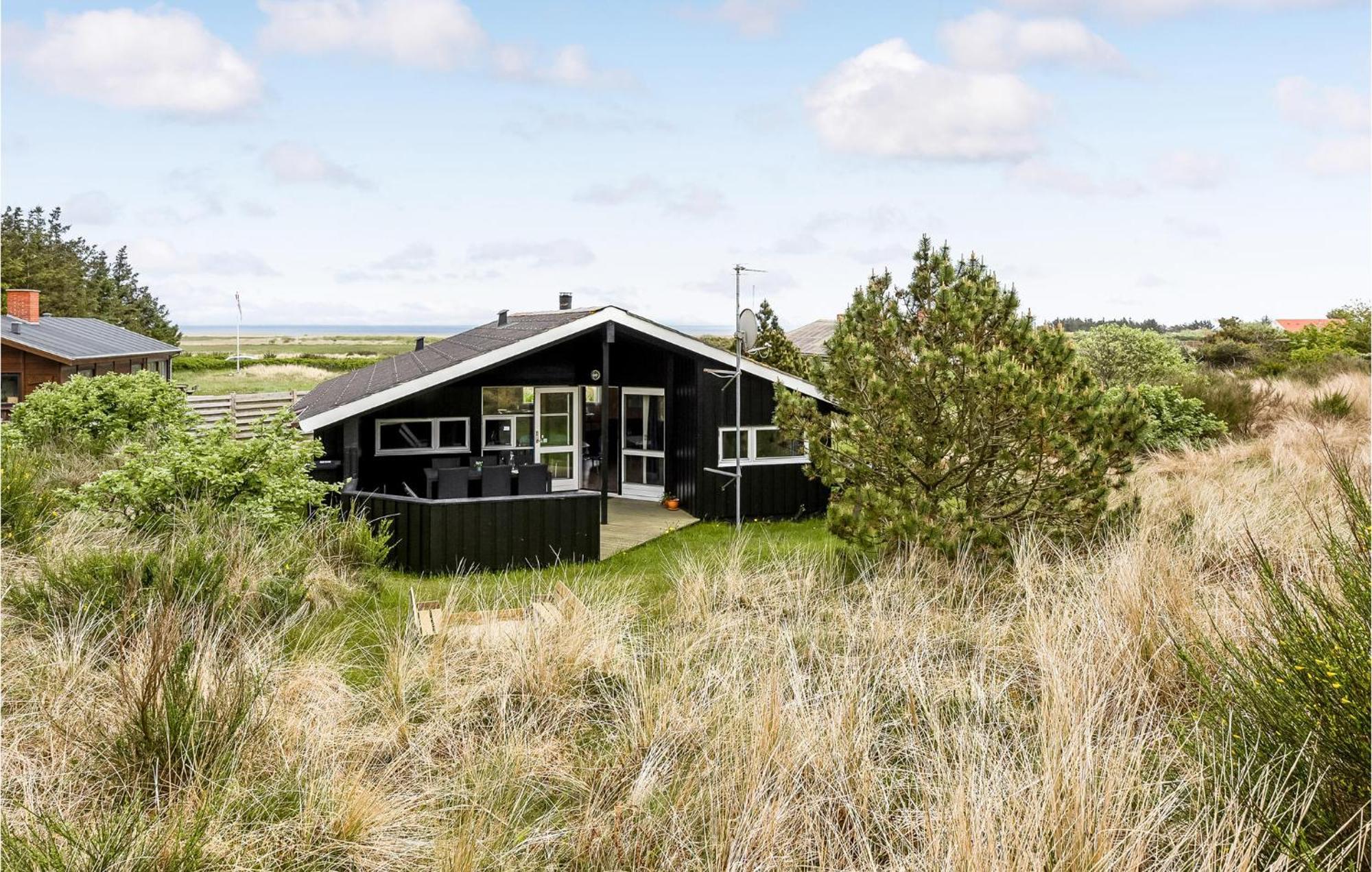 3 Bedroom Awesome Home In Hvide Sande Exterior photo